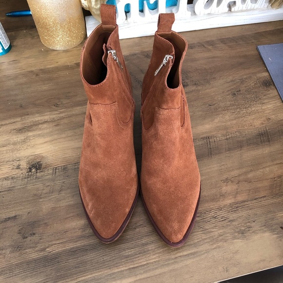 Kenneth Cole Reaction Brown Boots - Picture 2 of 4